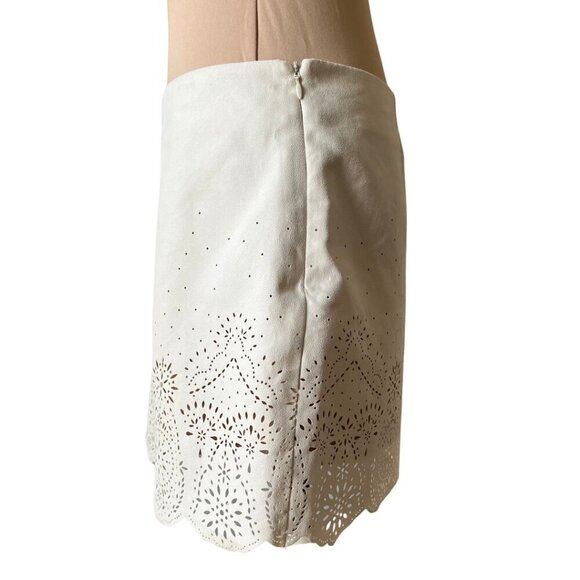 Forever 21 (Large) Laser-Cut Mini Skirt - 2000s Vintage - Picture 4 of 13